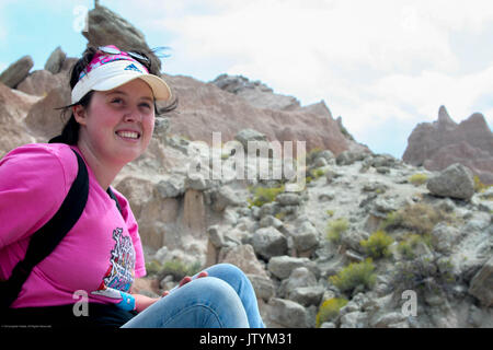 Mädchen im Urlaub an der Badlands National Park, South Dakota Stockfoto