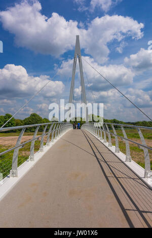 Greenway Fußgänger- und Zyklus zu überbrücken, Überquerung des Flusses Wye und St James und Rotherwas Bereiche von Hereford UK Stockfoto