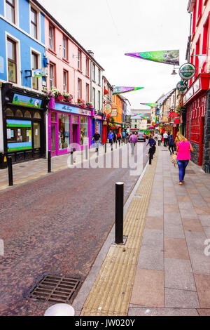 Blick entlang Plunkett Street Killarney County Kerry Irland. Juli 2017 Stockfoto