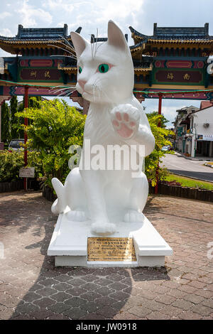 Statue von Cat in Katzenliebhaber Stadt Kuching, Borneo, Malaysia. Stockfoto