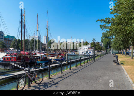 Boote in der veerhaven, Rotterdam, Niederlande Stockfoto