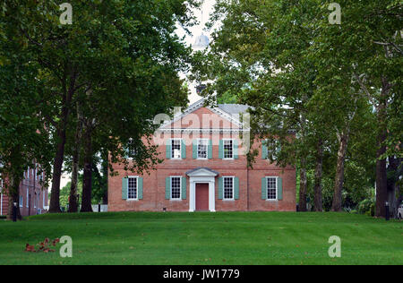 Die alten kolonialen Bereich Chowan County Courthouse von 1767 entlang der Albemarle Sound Waterfront in Edenton, North Carolina, USA. Stockfoto