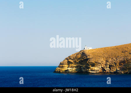 Traditionelle Leuchtturm am Morgen in Kea Insel. Einer der ältesten Leuchttürme der Griechischen Leuchtturm Netzwerk. Stockfoto