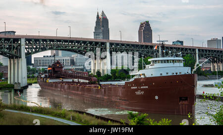 Dampfschiff und Cleveland Stockfoto