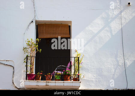 Urban 30.00%. Stadt Marbella, Costa del Sol, Andalusien, Spanien. Foto genommen - vom 26. Juli 2017. Stockfoto