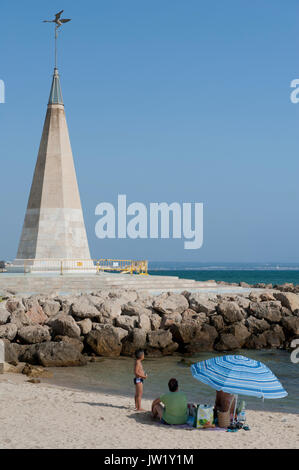 Palma de Mallorca Obelisk am Meer, El Molinar, Spanien Stockfoto