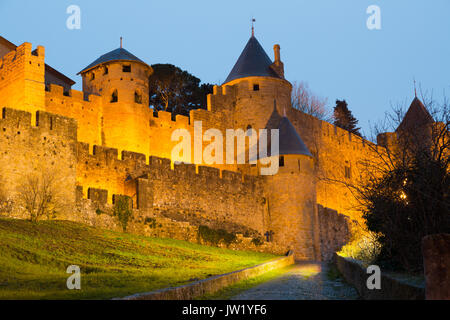 Burg von Carcassonne am Abend Zeit. Languedoc-Roussillon, Frankreich Stockfoto