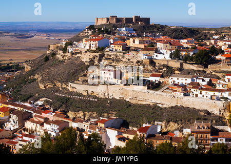 Mit mittelalterlichen Burg bei Hill Chinchilla. Albacete, Spanien Stockfoto