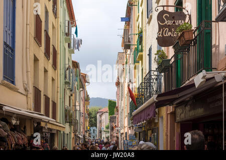 Verwinkelten Gassen in Collioure, Spanien. Stockfoto