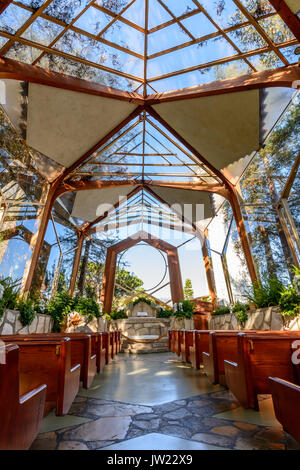 Wayfarer's Kapelle Innenraum auf einem hellen, sonnigen Nachmittag in der West Coast Stadt Rancho Palos Verdes Stockfoto