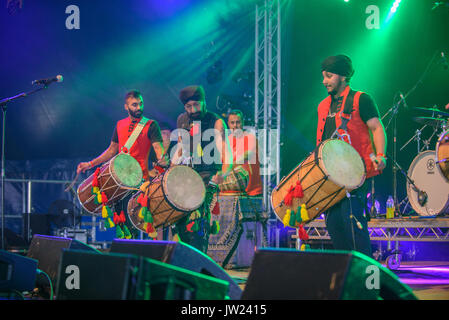 Dhol Foundation an der Wickham Music Festival 2017 Stockfoto