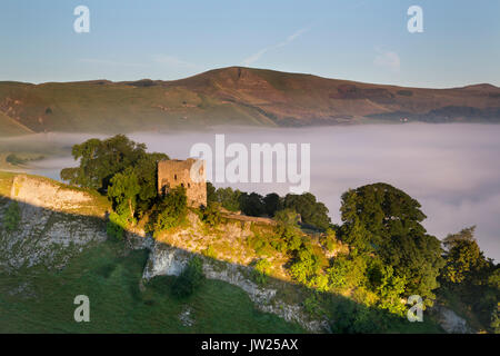 Höhle Dale; Misty Morning; Blick auf Hügel verlieren: Derbyshire, Großbritannien Stockfoto