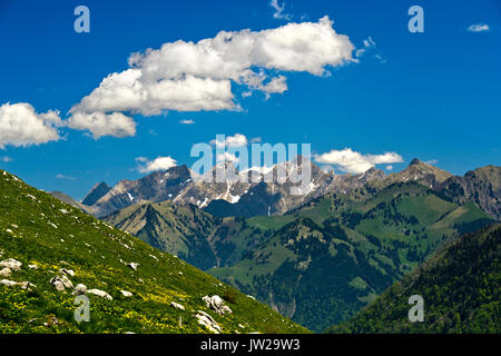 Blick vom Pass Col de Jaman auf die Berner Alpen, Les Avants, Waadt, Schweiz Stockfoto