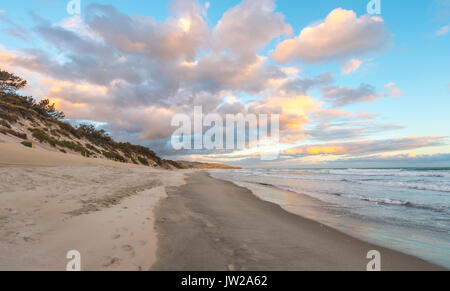St. Clairs Strand, Sonnenuntergang am Strand, Otago, Südinsel, Neuseeland Stockfoto