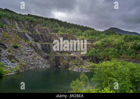 Ballachulish Schiefergrube, Terrassen und See in Lochaber, Highland, Schottland, UK Aufgegeben Stockfoto