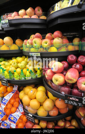 D'Agostino Lebensmittelgeschäft frisches Obst in Produzieren" in New York City, United States Stockfoto