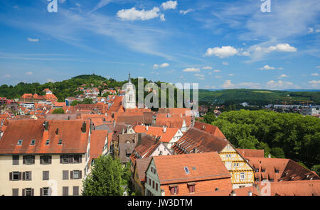 Blick von der Burg auf die Altstadt oder die historische Altstadt mit der Stiftskirche in Tübingen, Baden-Württemberg, Deutschland. Stockfoto