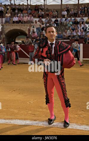 Rafael Rubio Luján künstlerisch als 'Rafaelillo', Starten des paseillo in der Plaza de Toros de Ubeda, Andalusien, Spanien Stockfoto