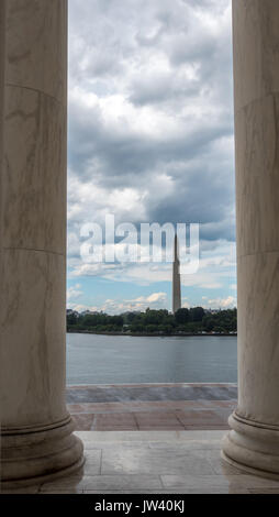 Ein Blick auf die Washington Obelisk von der George Washington Denkmal Stockfoto