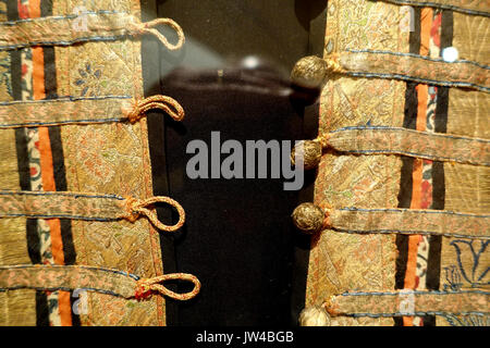 Jacke, Indien (Stoff), Iran (Tailoring), Safavid Dynastie, Ende des 17. Jahrhunderts AD, Seide, Metall verpackt Seide, Silber Folie, Anzeigen 2 Textile Museum, der George Washington University DSC 09605 Stockfoto