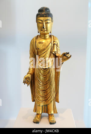 Buddha stehend mit der rechten Hand abgesenkt und der linken Hand angehoben, Korea, Unified Silla Dynastie, späten 7. bis frühen 8. Jahrhundert AD, vergoldeter Bronze Arthur M Sackler Museum, Harvard University DSC 00883 Stockfoto