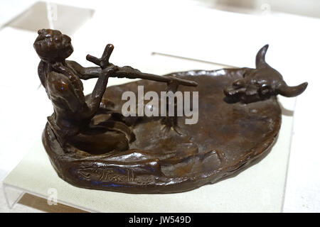 Das Rauchen auf den Geist der Büffel, von Charles M Russell, undatiert, bronze Harry Ransom Center der Universität von Texas in Austin DSC 08504 Stockfoto