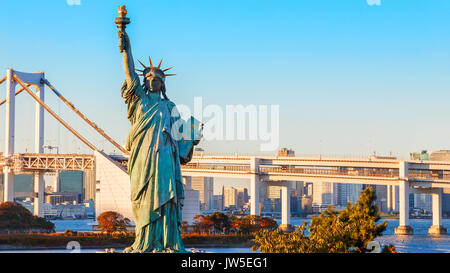 Freiheitsstatue in Odaiba Bereich, Tokyo, Japan Stockfoto