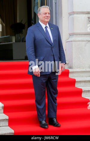 London. UK. 10 August, 2017. Somerset House. London, Großbritannien. ,. Der ehemalige Vizepräsident Al Gore kommt an Somerset House für die UK Premiere der Fortsetzung zu seinem Oscar-preisgekrönten Umwelt Dokumentarfilm Eine unbequeme Wahrheit. Credit: Dinendra Haria/Alamy leben Nachrichten Stockfoto