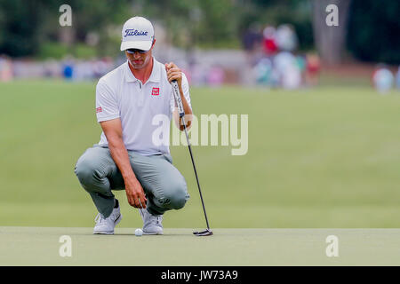 August 10, 2017: Adam Scott von Australien, seine Linie auf dem 11 Grün während der ersten Runde der 99th PGA Championship an der Wachtel-Höhle Club in Charlotte, NC. (Scott Kinser/Cal Sport Media) Stockfoto