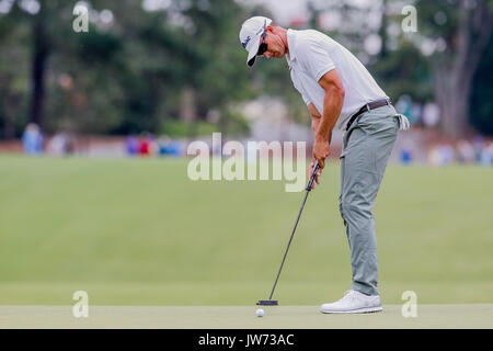 August 10, 2017: Adam Scott von Australien Schläge auf dem 11 Grün während der ersten Runde der 99th PGA Championship an der Wachtel-Höhle Club in Charlotte, NC. (Scott Kinser/Cal Sport Media) Stockfoto