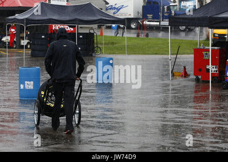 Lexington, Ohio, USA. 11 Aug, 2017. August 11, 2017 - Lexington, Ohio, USA: Michael Annett (5) arbeitet in der Regen während der mid-ohio Herausforderung in Mid-Ohio Sports Car Course in Lexington, Ohio. Quelle: Chris Owens Asp Inc/ASP/ZUMA Draht/Alamy leben Nachrichten Stockfoto