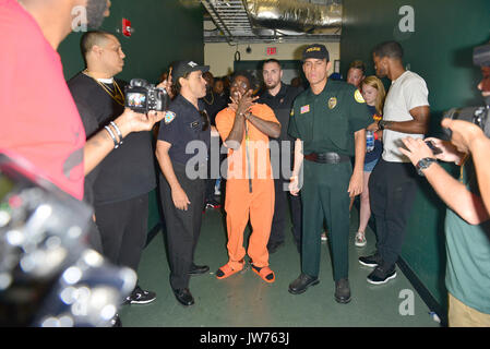 Coral Gables, FL, USA. 10 Aug, 2017. Kodak Schwarz backstage bei seinem Homecoming Konzert erste Show seit dem Erhalten home aus dem Gefängnis im Juni an Watsco Zentrum am 10. August 2017 in Coral Gables, Florida. Quelle: MPI 10/Media Punch/Alamy leben Nachrichten Stockfoto