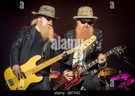 ZZTop: Billy Gibbons an der Gitarre, staubigen Hügel am Bass Stockfoto