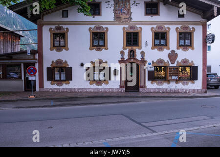 Luftmalerei Fresken an der Kolblhaus Dedlerhaus, Oberammergau, Garmisch-Partenkirchen, Bayern, Deutschland Stockfoto