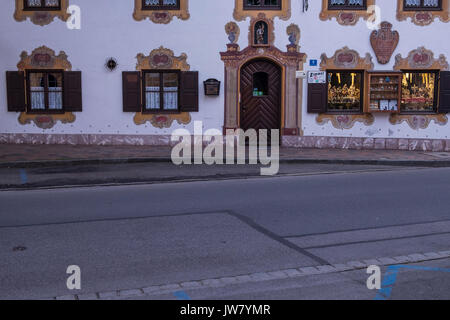 Luftmalerei Fresken an der Kolblhaus Dedlerhaus, Oberammergau, Garmisch-Partenkirchen, Bayern, Deutschland Stockfoto