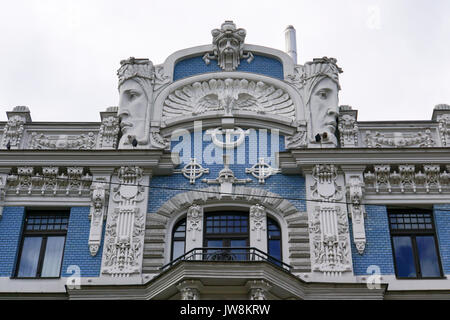 Fassade des Blauen und Weißen Jugendstilhaus, Riga, Lettland Stockfoto