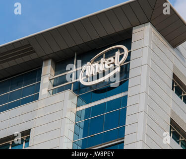 Petach Tikva, Israel. August 11, 2017. Logo auf der Intel AMT, das Produkte für zelluläre Märkten entwickelt. Stockfoto