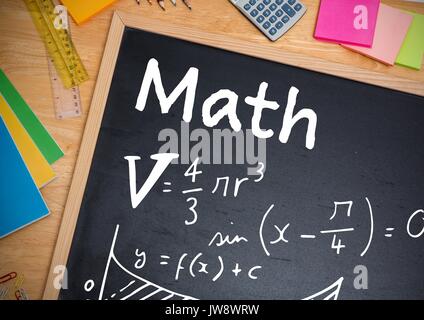 Digital composite von mathematischen Gleichungen auf die Tafel geschrieben Stockfoto