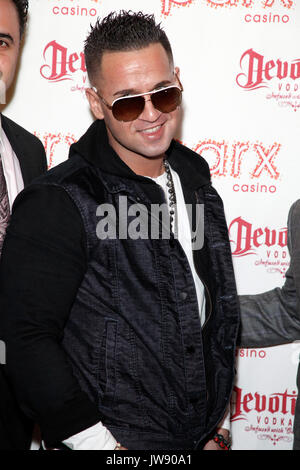 Mike die Situation sorrentino dargestellt an einer Förderung für Hingabe Wodka bei Parx Casino in Ben Salem, Pa am 1. April 2011 © Star Shooter / MediaPunchInc Stockfoto