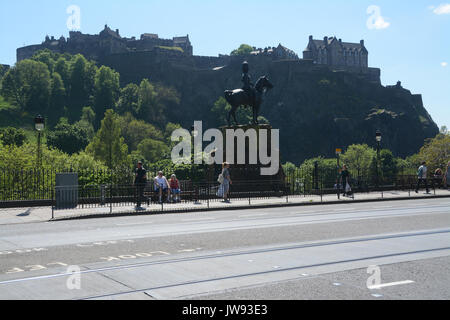 Die Hauptstadt von Schottland, ist eine kleine Stadt auf den Hügeln. Es hat eine mittelalterliche Altstadt und ein elegantes georgisches Viertel namens New Town Stockfoto