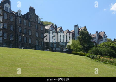 Die Hauptstadt von Schottland, ist eine kleine Stadt auf den Hügeln. Es hat eine mittelalterliche Altstadt und ein elegantes georgisches Viertel namens New Town Stockfoto