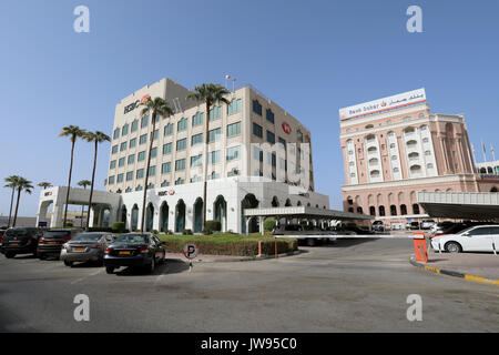 Die Büros der Bank und HSBC Sohar Oman im Stadtteil Ruwi Maskat, Oman, am 7. August 2017. Stockfoto