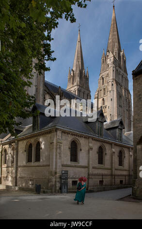 Die Kathedrale von Bayeux, Bayeux, Calvados, Normandie, Frankreich. August 2017 Bayeux Cathedral, auch als Kathedrale Unserer Lieben Frau von Bayeux (Cathédrale Notre-Dam bekannt Stockfoto