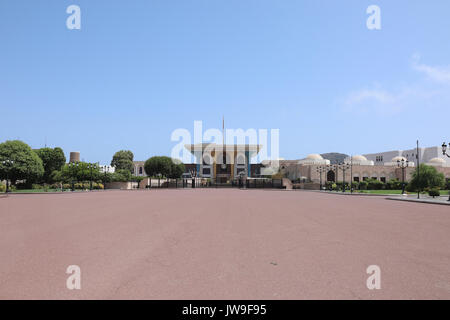 Al Alam Palast in Maskat, Oman, am 10. August 2017. Der Palast ist vor allem durch die Landes Lineal verwendet, Sultan Qaboos, für zeremonielle Funktionen. Stockfoto