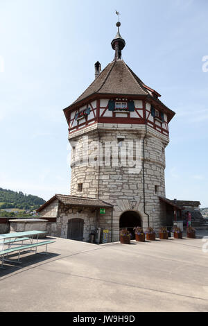 Die munot ist eine kreisförmige Befestigungsanlage aus dem 16. Jahrhundert Design von Albrecht Dürer. Schaffhausen, Schweiz Stockfoto