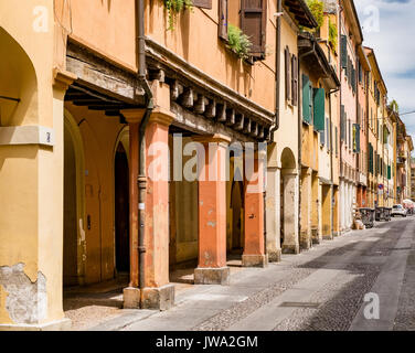 Arten des Portikus in der Innenstadt von Bologna. Emilia-Romagna, Italien. Stockfoto