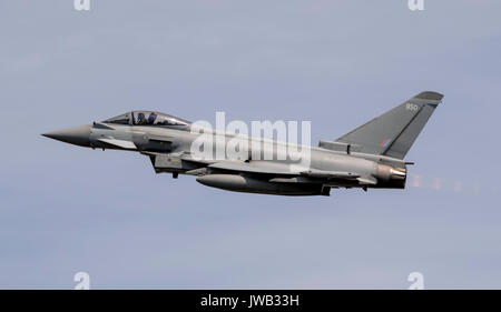 RAF Typhoon FGR4-Ausstellungsteam bei der Royal International Air Tattoo Stockfoto