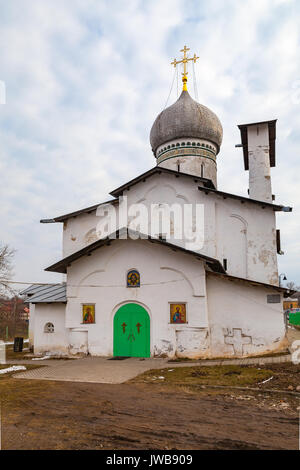 Alte traditionelle orthodoxe Kirche in Pskow, Russland Stockfoto