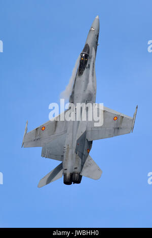 Die spanische Luftwaffe McDonnell Douglas EF-18AM Hornet Jet wird auf einer Flugschau gezeigt. Seriennr. 15-26. Modernisiert um 15 von Ala 15 Saragossa Stockfoto