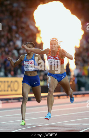 Die USA Deajah Stevens und Netherland Dafne Schippers am Tag acht der Leichtathletik-WM 2017 auf der Londoner Stadion. Stockfoto